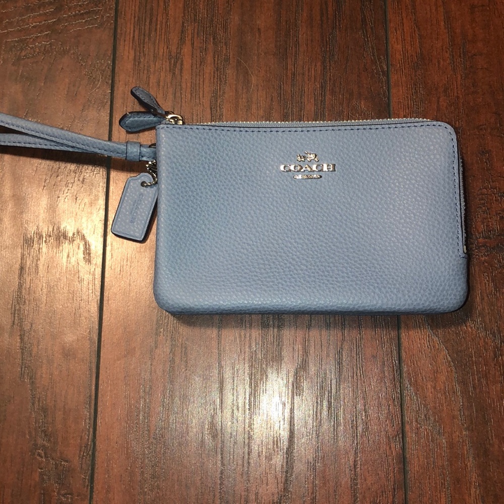 Coach Double Corner Zip Wristlet